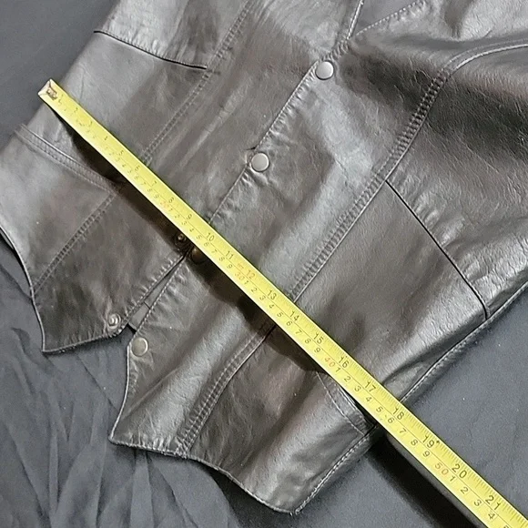 VETO Canada 100% Leather Button Snap Down Vest - Picture 10 of 11
